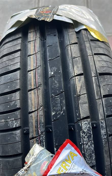 لاستیک خودرو مینروا سایز 215/55/16 گل f209